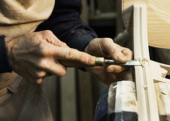 Реставратор памятников деревянного зодчества